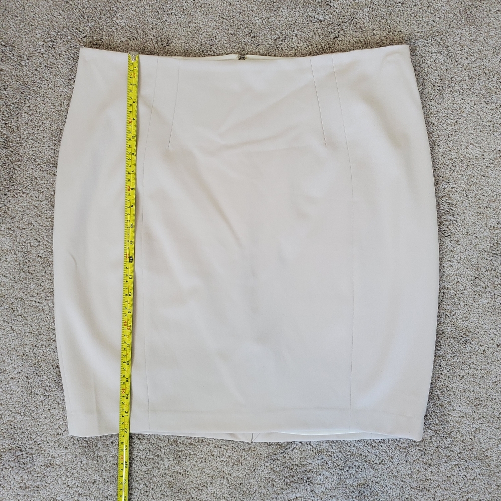 Express Women's Skirt, Cream (Size 16) - Picture 7 of 7